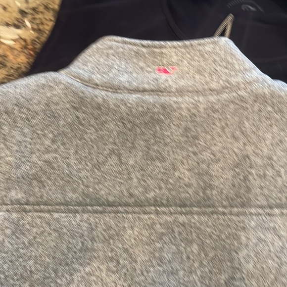 Women’s Vineyard Vines 1/2 quarter zip sweatshirt - Picture 4 of 5